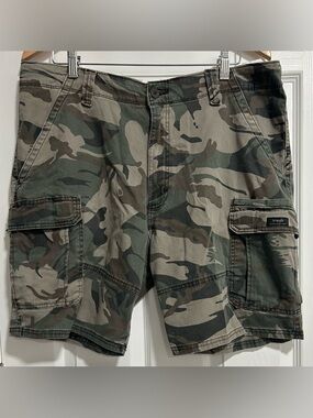 Wrangler Cargo Shorts Mens Regular Green Camo Flat Front Casual Stretch Size 38